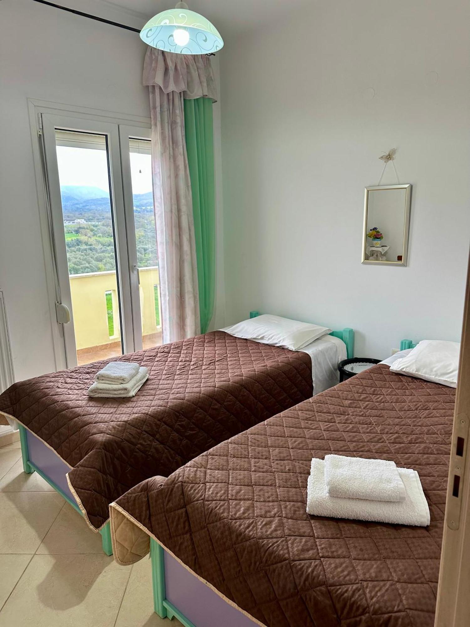 Breeze Holiday Home Koxare Bagian luar foto