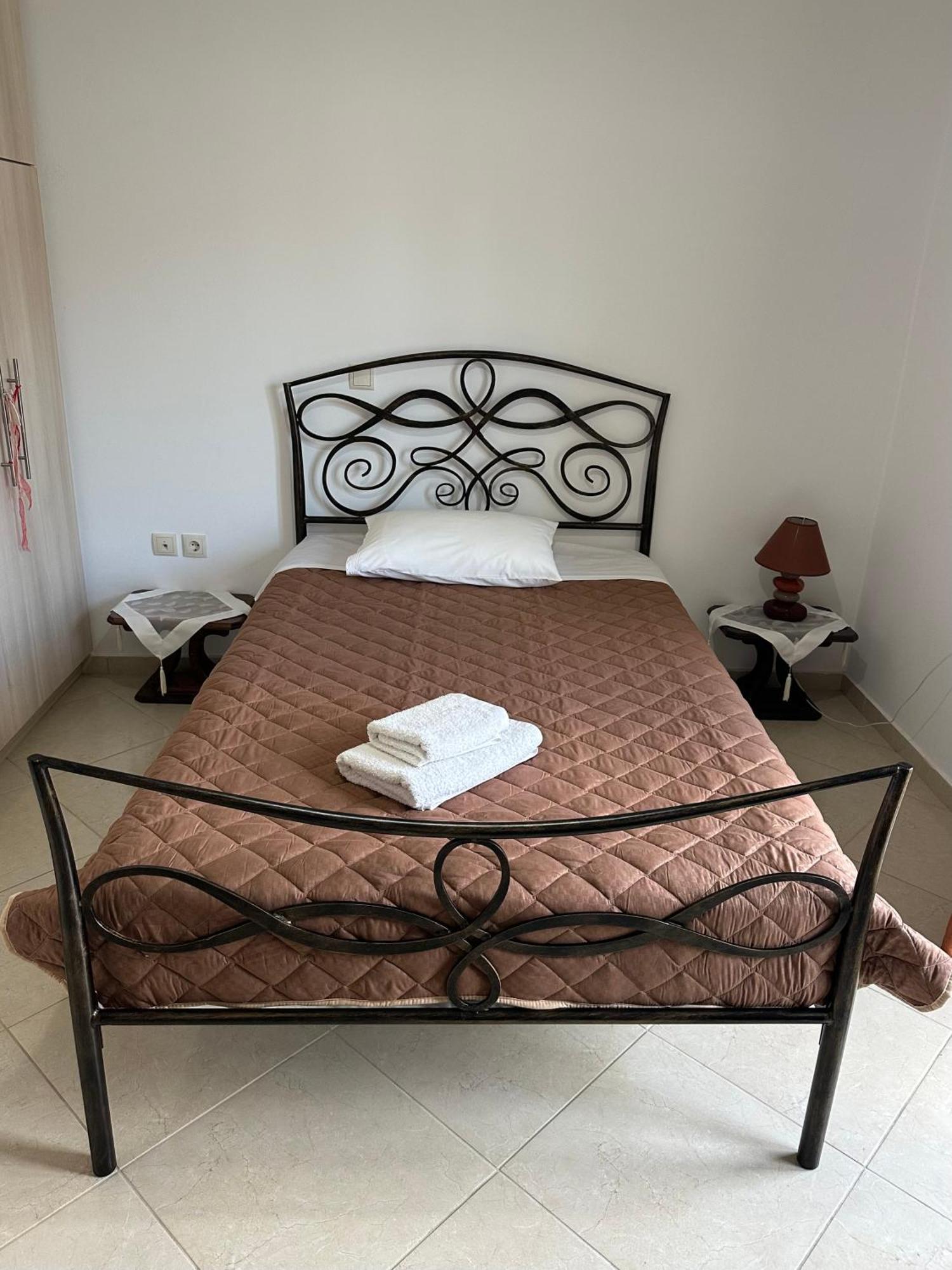 Breeze Holiday Home Koxare Bagian luar foto