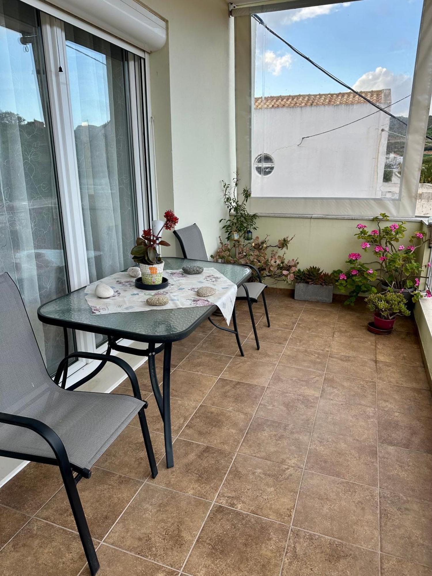 Breeze Holiday Home Koxare Bagian luar foto